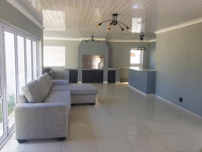 To Let 4 Bedroom Property for Rent in Edgemead Western Cape